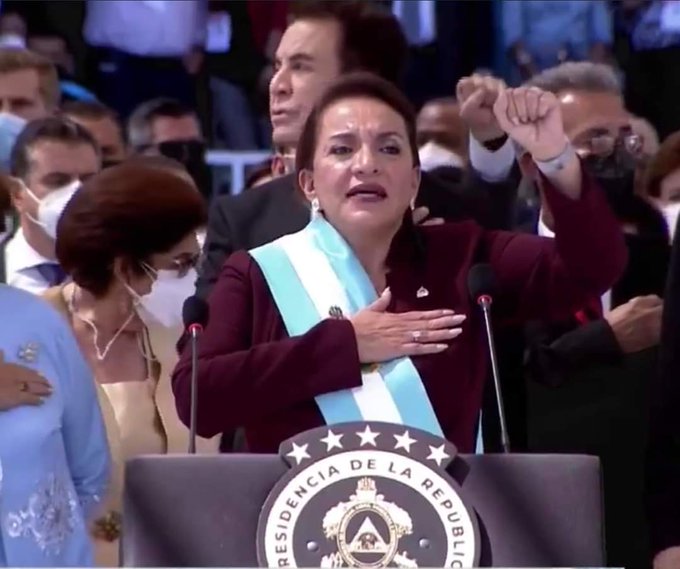 Xiomara Castro asume la presidencia de Honduras.