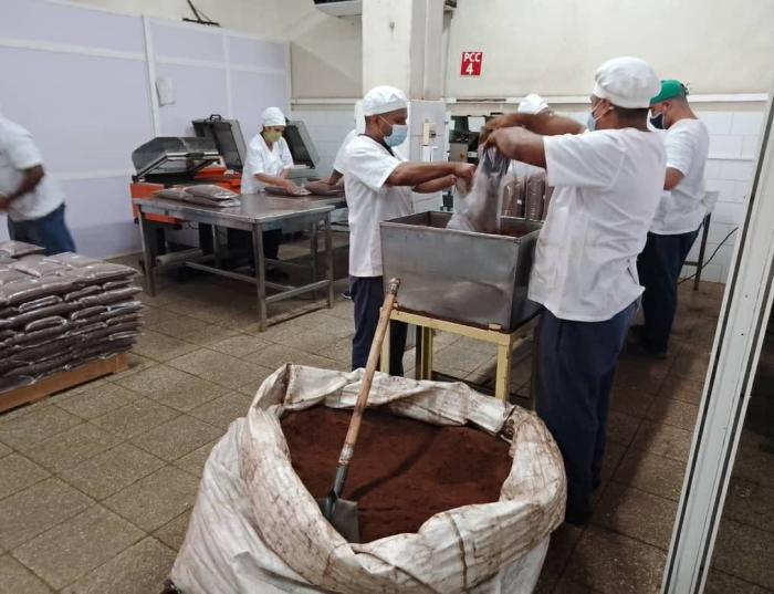 Actualizan sobre situación con la leche en polvo y el café de la canasta familiar normada.