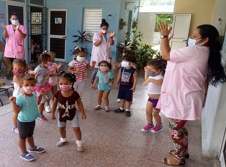All responsibility rests on the staff of the Children’s Day Care Centers .
