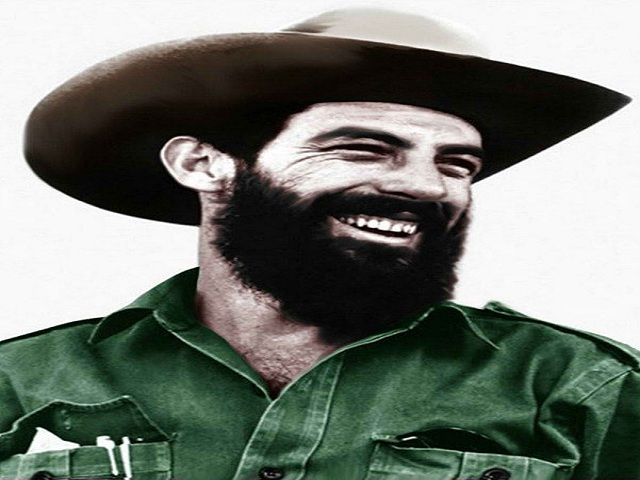 La sonrisa de Camilo Cienfuegos.