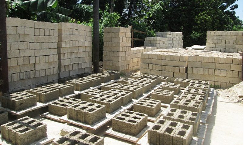 Trabajan por elevar rendimiento y calidad en la producción local de materiales de la construcción en Jaruco.