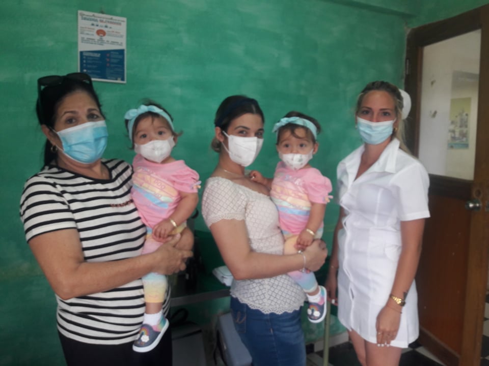 Inmunizan a infantes de Batabanó contra la poliomielitis.