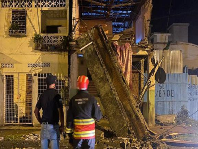 Autoridades reportan 356 damnificados por sismo en Ecuador.