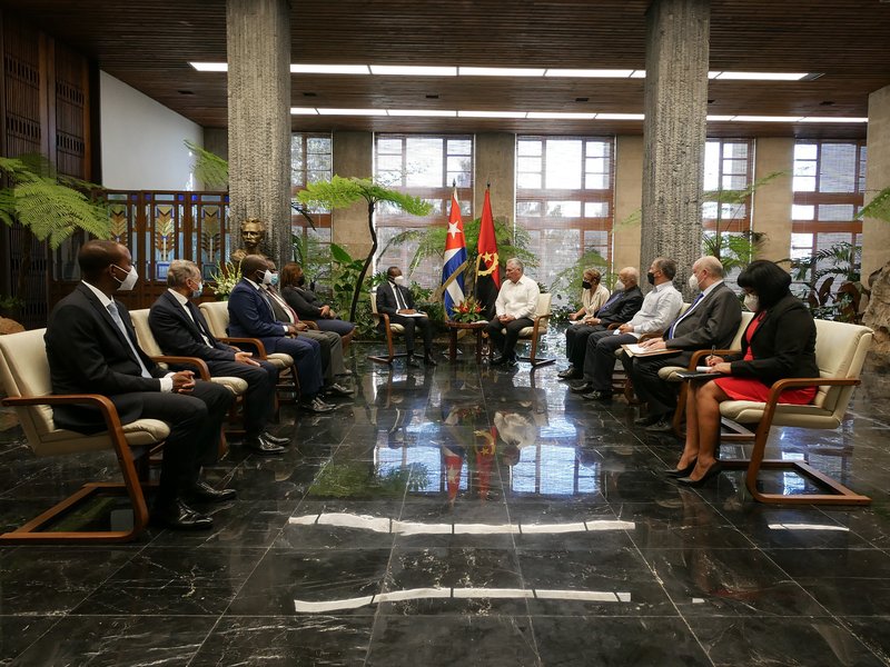 D&iacute;az-Canel recibi&oacute; al Ministro de Estado de Angola.