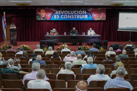 Reunión anual del Ministerio de la Construcción, a la cual asistió el primer ministro de la República, Manuel Marrero Cruz. Foto: Cubadebate