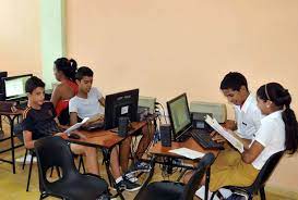 Con la informatización se optimiza el proceso docente educativo. Foto: La Demajagua