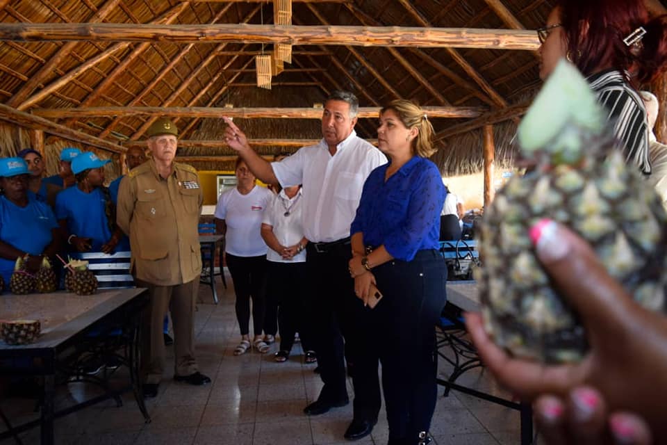 Intercambian candidatos a diputados con colectivos laborales de Santa Cruz del Norte.