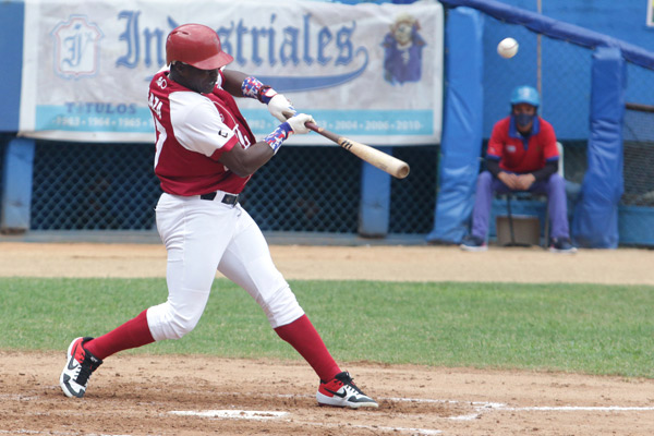 En una jornada pasada por agua, los Huracanes mayabequenses vencieron 4-0 a la Isla de la Juventud. Foto: Jit