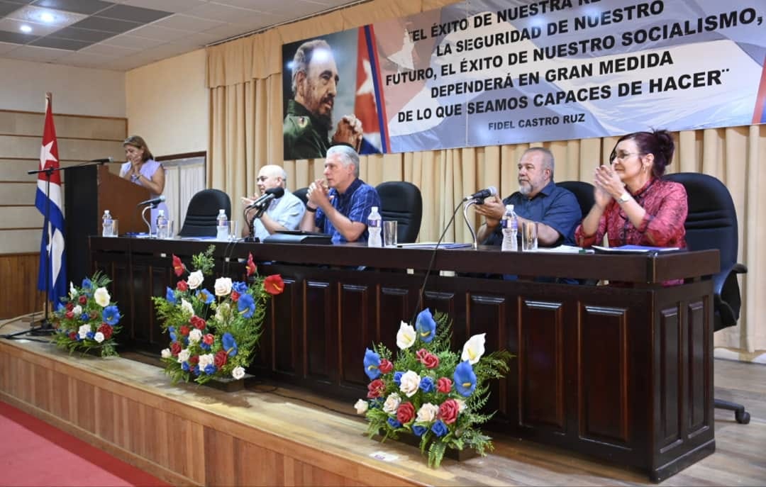 Evalúa presidente cubano compromisos de Mayabeque ante situación económica nacional.