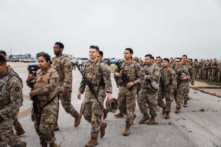 Militarizan con 24 mil efectivos lado estadounidense de la frontera con México.