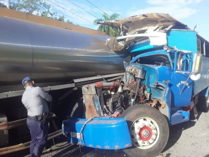 Reciben atención médica víctimas en accidente masivo en Mayabeque.