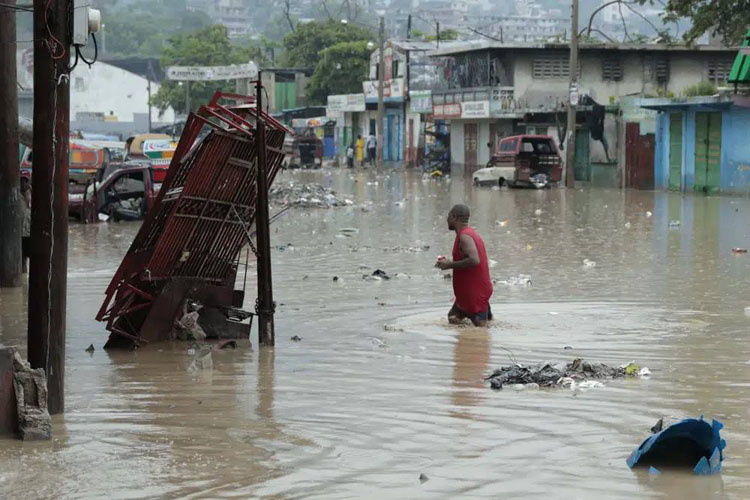 Fallecidos por sismo y fuertes lluvias en Haití.