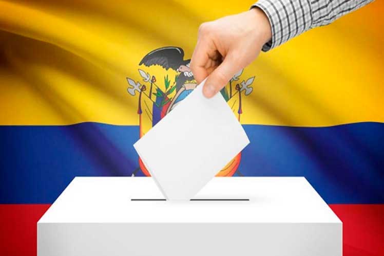 Ecuatorianos recibirán varias papeletas en elecciones.