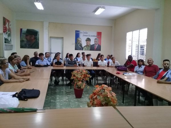 Estudiantes y combatientes celebraron el 92 cumpleaños del líder de la Revolución Raúl Castro Ruz. Foto: Diario Mayabeque