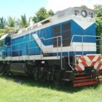 Laboran en mantenimiento de tramo férreo de Línea Jaruco  