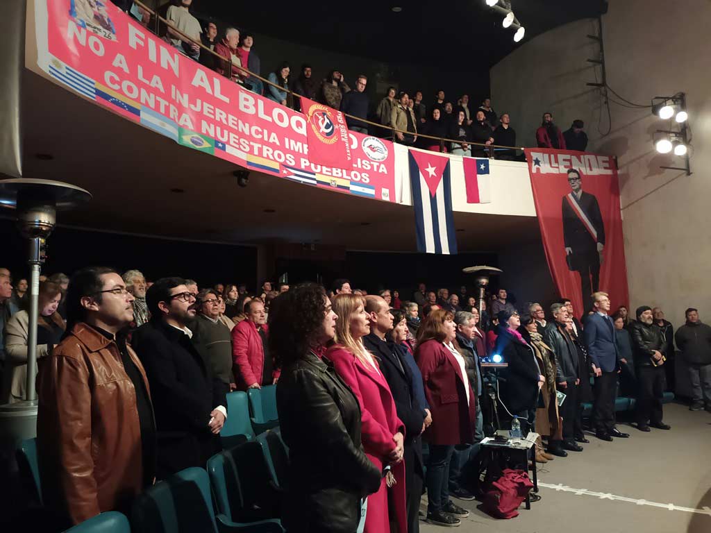 Exigen cese del bloqueo de Estados Unidos a Cuba en acto solidario en Chile.