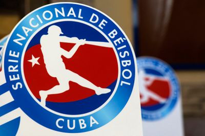 Mayabeque, Cuba: Los peloteros de Mayabeque Denis Laza, Yasniel González y Juan Miguel Martínez, fueron incluidos en el equipo Todos Estrellas de la actual Serie Nacional de Béisbol.