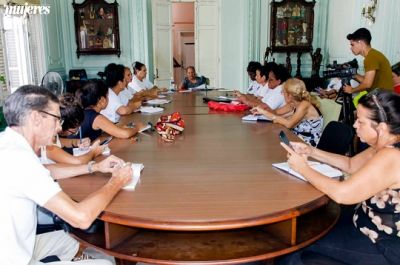 Encuentro en la sede de la Federación de Mujeres Cubanas. Foto: Cubainformación