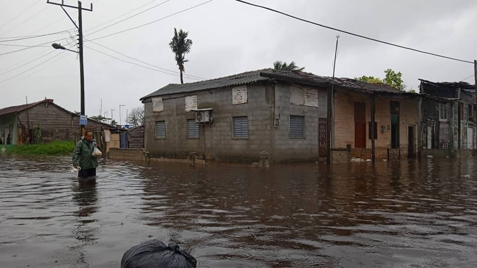 Surgidero de Batabanó continúa afectado por las inundaciones.