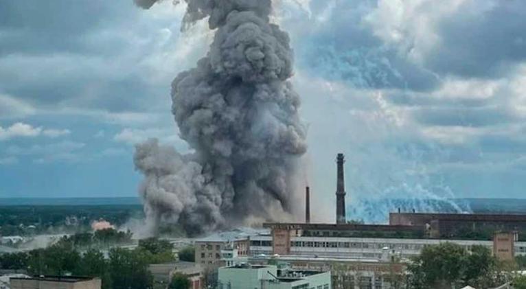 Reportan 12 desaparecidos por explosión en fábrica rusa.