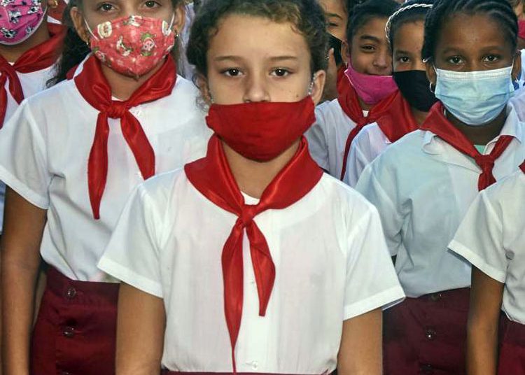 Informa Mincin sobre comportamiento de la distribución y comercialización del uniforme escolar