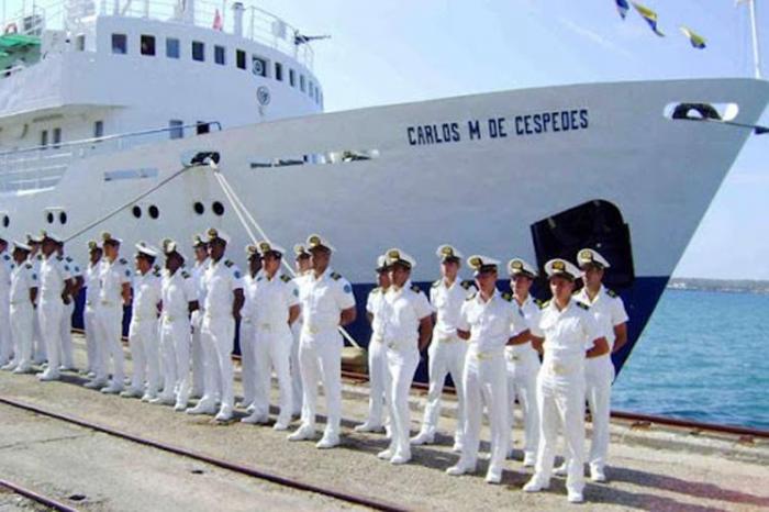 Felicita Raúl Castro a Marina de Guerra Revolucionaria de Cuba. Foto: Prensa Latina