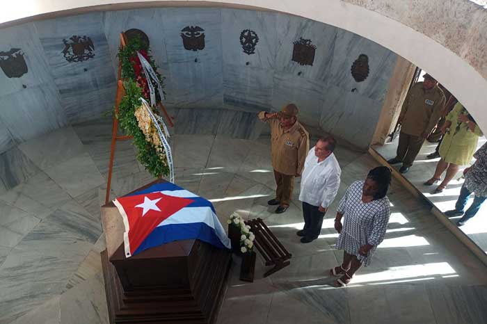 Ofrendas de Raúl y Díaz-Canel presidieron homenaje a próceres independentistas