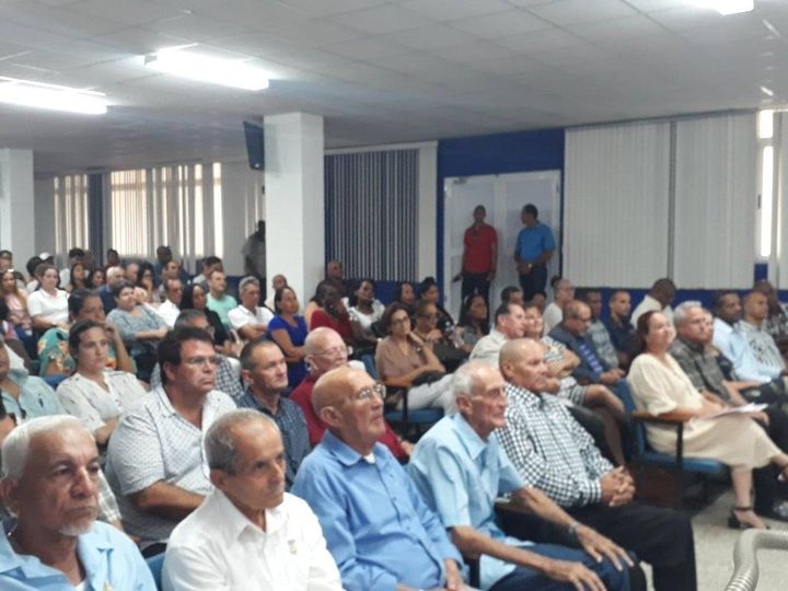 Reconocimiento a los adultos mayores cubanos.