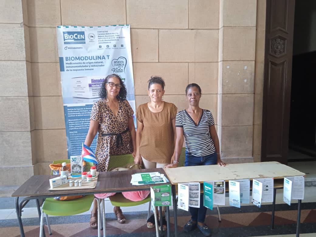 Presente Centro Nacional de Biopreparados en feria empleadora en la Universidad de La Habana.