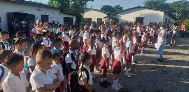 Celebran Jornada Camilo-Che en escuela Manuel Piti Fajardo