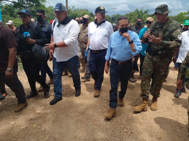 Presidentes de Panamá y Costa Rica de recorrido por el Darién