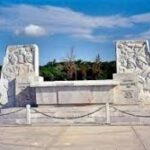 Jefe del Ej&eacute;rcito de Nicaragua rinde tributo a Maceo y Panchito G&oacute;mez Toro