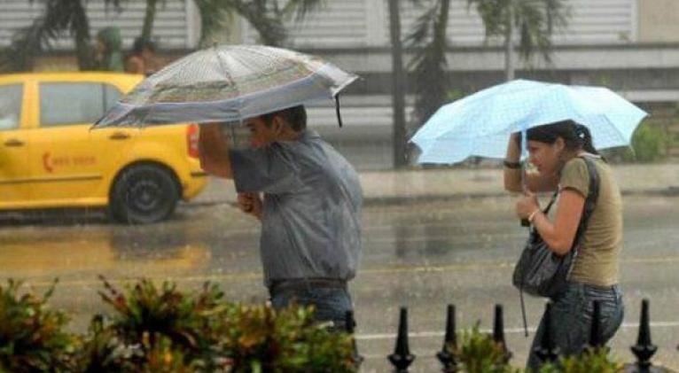 Lluvias y vientos en el occidente cubano.