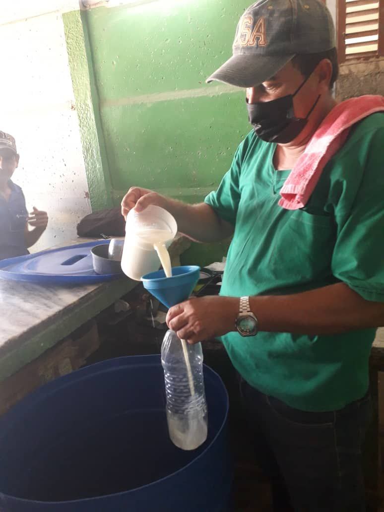 Muestrean en Jaruco calidad de leche de consumo social. Foto: Radio Jaruco