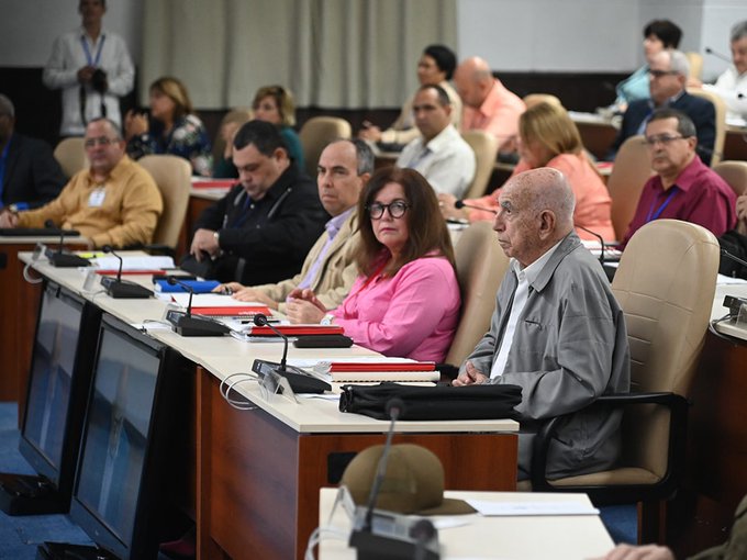 Desafíos socioeconómicos centran pleno de Partido Comunista de Cuba