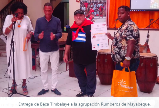 Entregan Beca Timbalaye 2023 a la agrupación Rumberos de Mayabeque