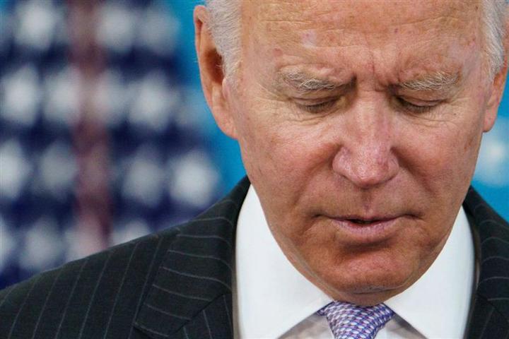 Biden pierde apoyo entre grupos de votantes clave en EEUU