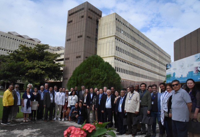 Profesionales de la prensa constatan avances biotecnológicos de Cuba