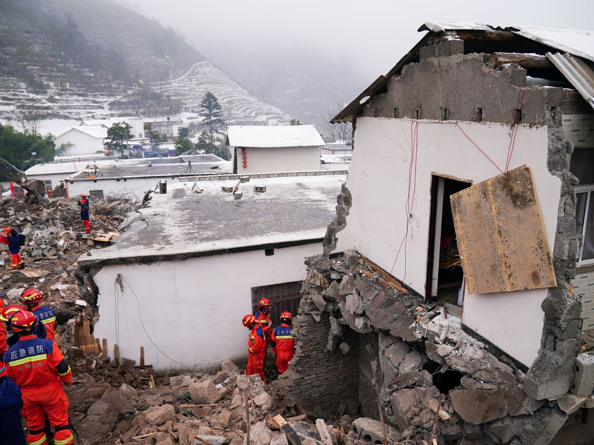 Fuerte terremoto sacude Xinjiang en China.