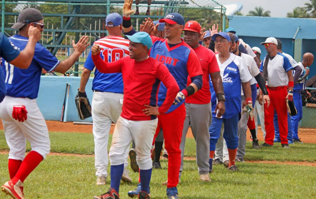 Regresa Torneo Nacional de Softball de la Prensa. Foto: Cubaperiodista