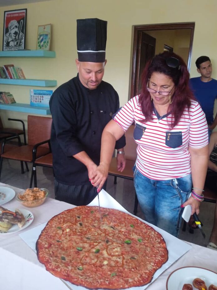 Realizan encuentro culinario en saludo al aniversario 52 de Radio Camoa.