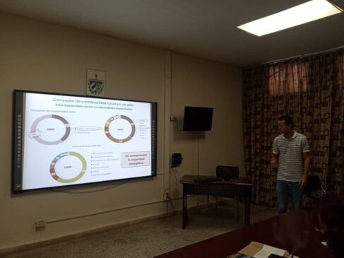 Sesionó Taller de Eficiencia Energética y Desarrollo Sostenible. Foto: Radio Camoa