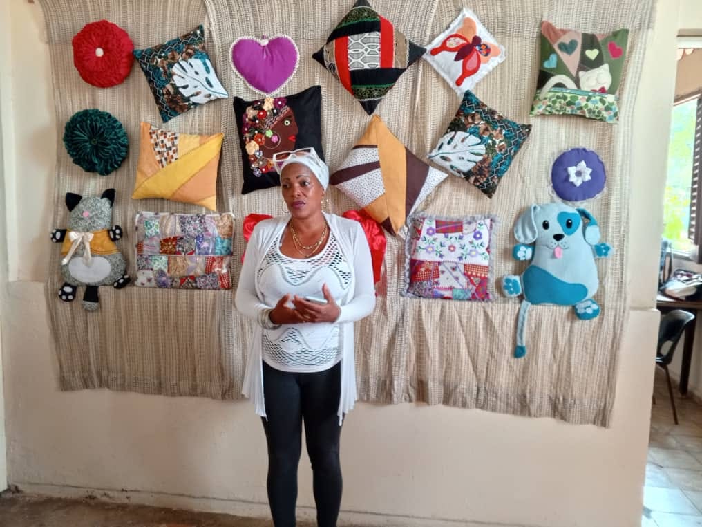 Exposición colectiva Artesanía para Mamá en Melena del Sur