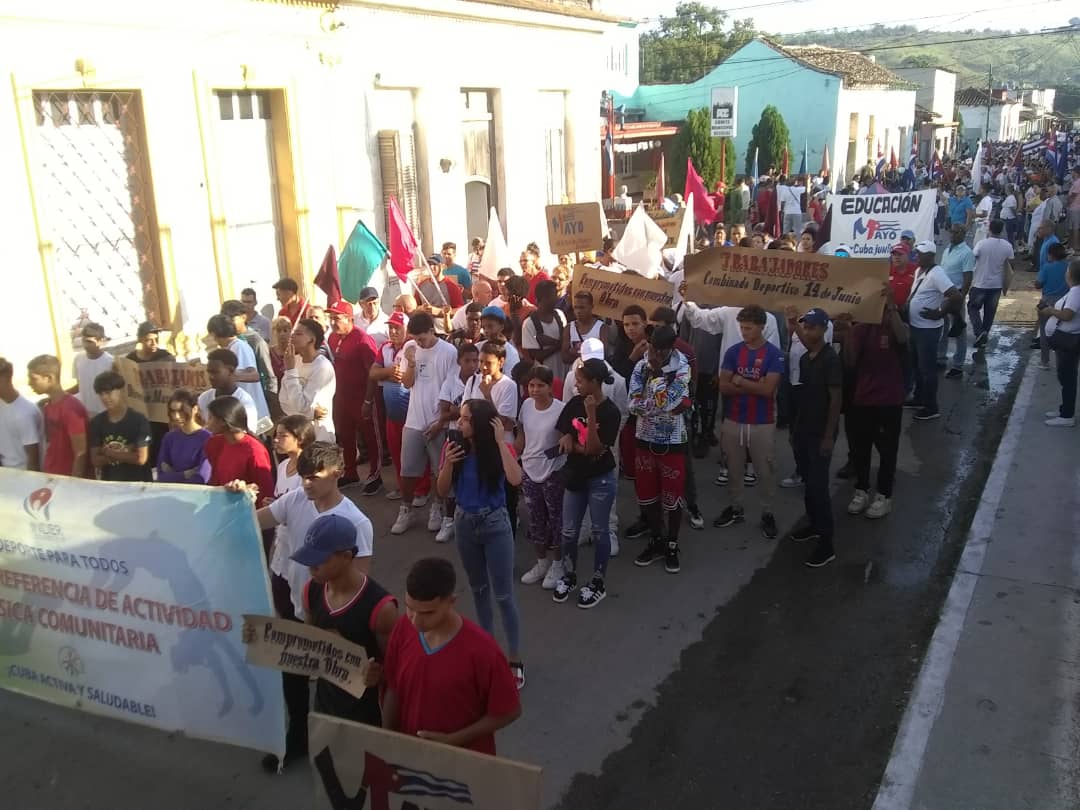 A la luz de la bandera