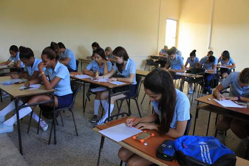 Inician exámenes de ingreso al Instituto Preuniversitario de Ciencias Exactas