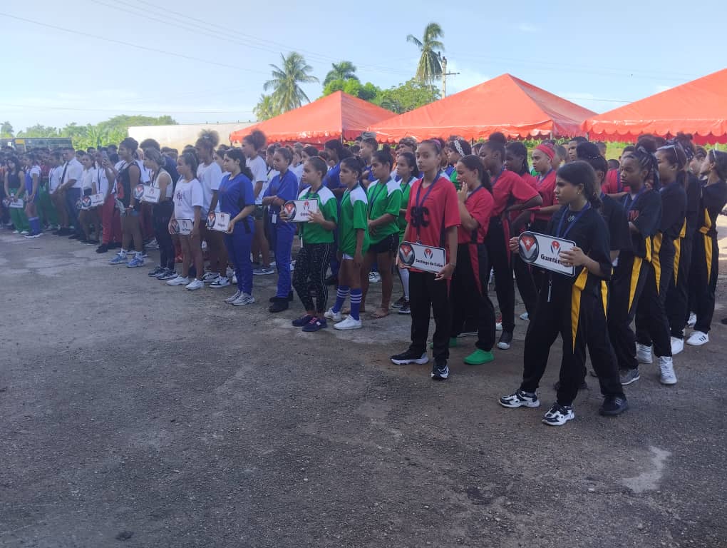 Desarrollan en Mayabeque Juegos Escolares Nacionales de Levantamiento de Pesas.