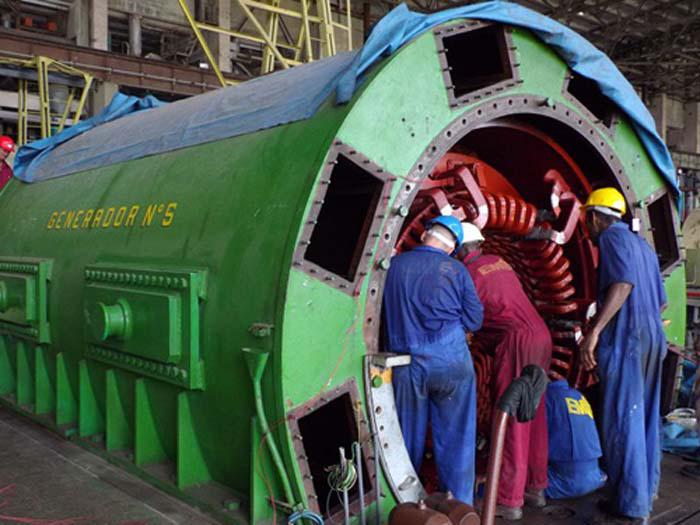 Continúan trabajos de mantenimiento en termoeléctricas.