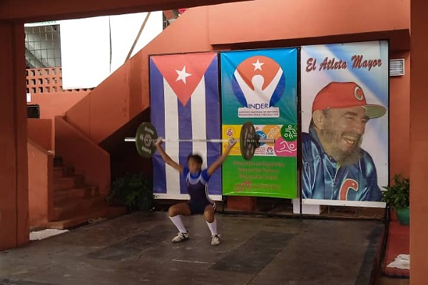 Buen arranque de las pesas en lid escolar nacional