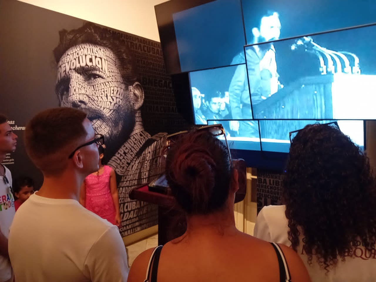 Recorren centros históricos jóvenes del Campamento de Verano en Mayabeque