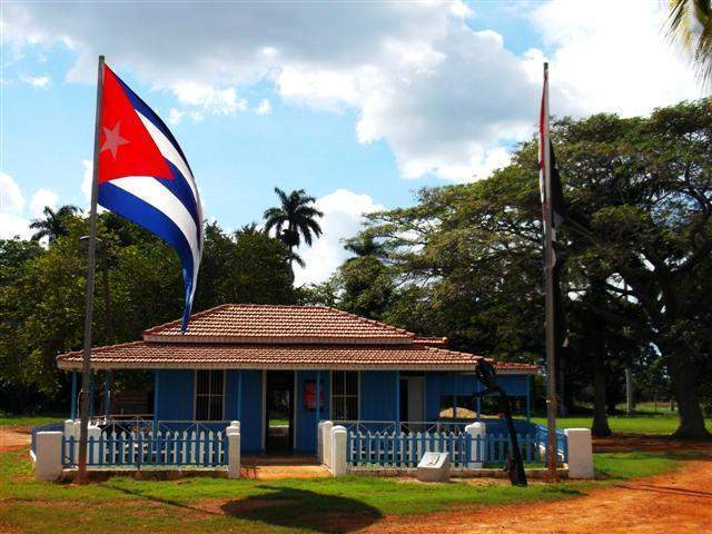 Santa Elena, dos generaciones se abrazan